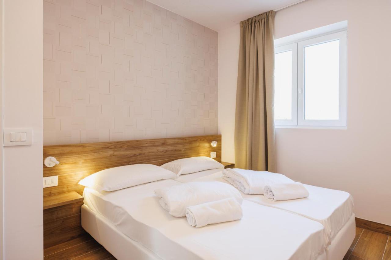 Lake Side Suites Ρίβα ντελ Γκάρντα Εξωτερικό φωτογραφία