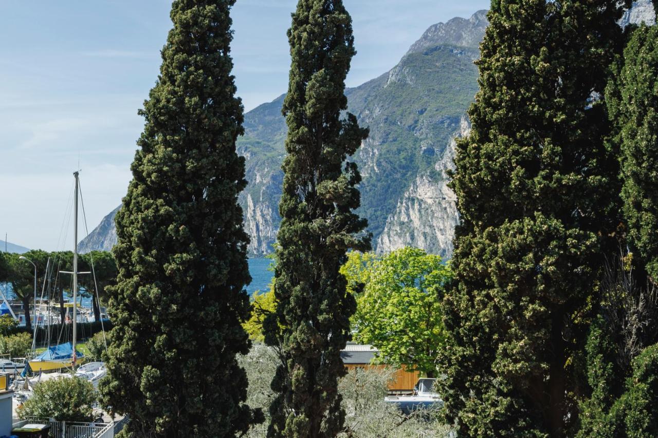 Lake Side Suites Ρίβα ντελ Γκάρντα Εξωτερικό φωτογραφία