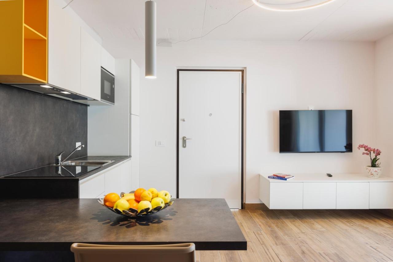 Lake Side Suites Ρίβα ντελ Γκάρντα Εξωτερικό φωτογραφία